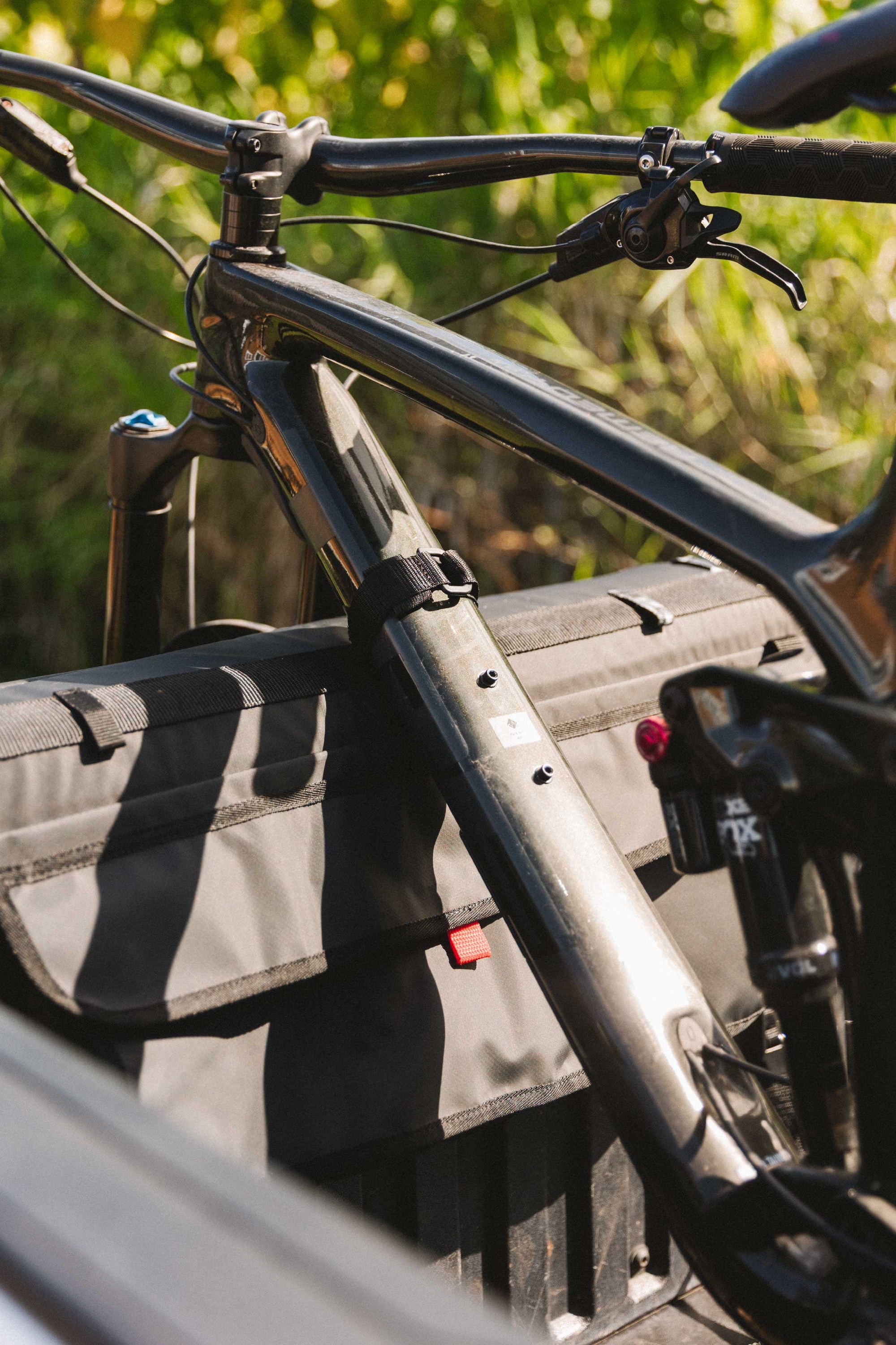 Explorer Full Tailgate Pad - Black